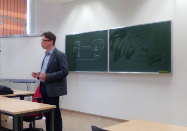 Klasy Technikum ZSP 1 na wykładzie