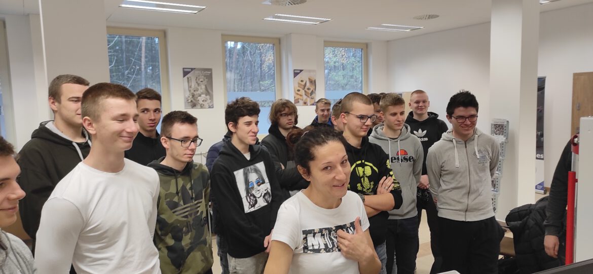 Obróbka skrawaniem w praktyce – zajęcia dla “Sikorskiego” na WMT