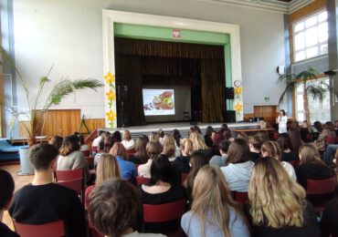 Spotkanie klas o profilu biologiczno-chemicznym z dietetykiem