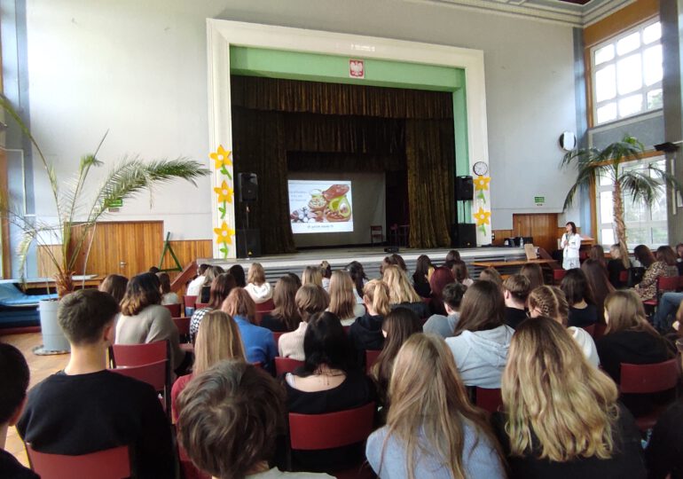 Spotkanie klas o profilu biologiczno-chemicznym z dietetykiem
