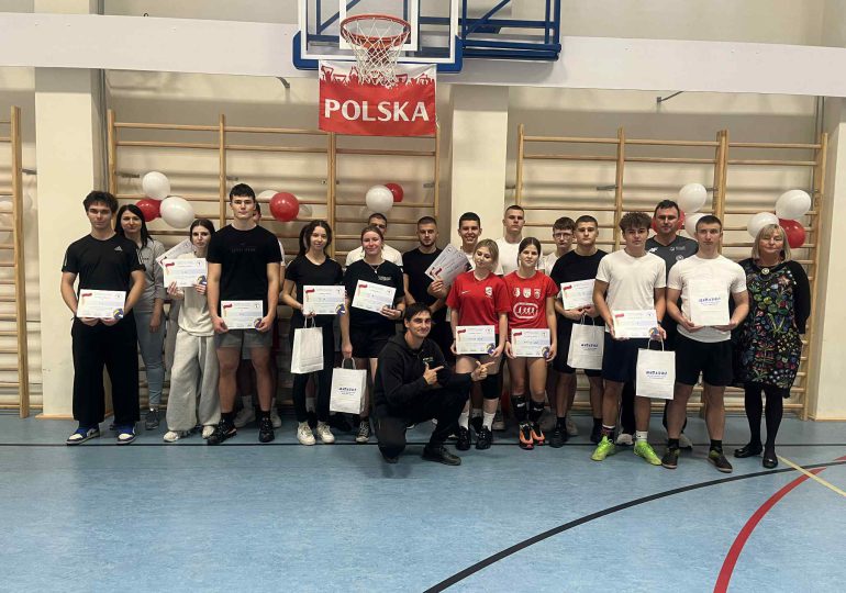 Szkolny turniej piłki siatkowej